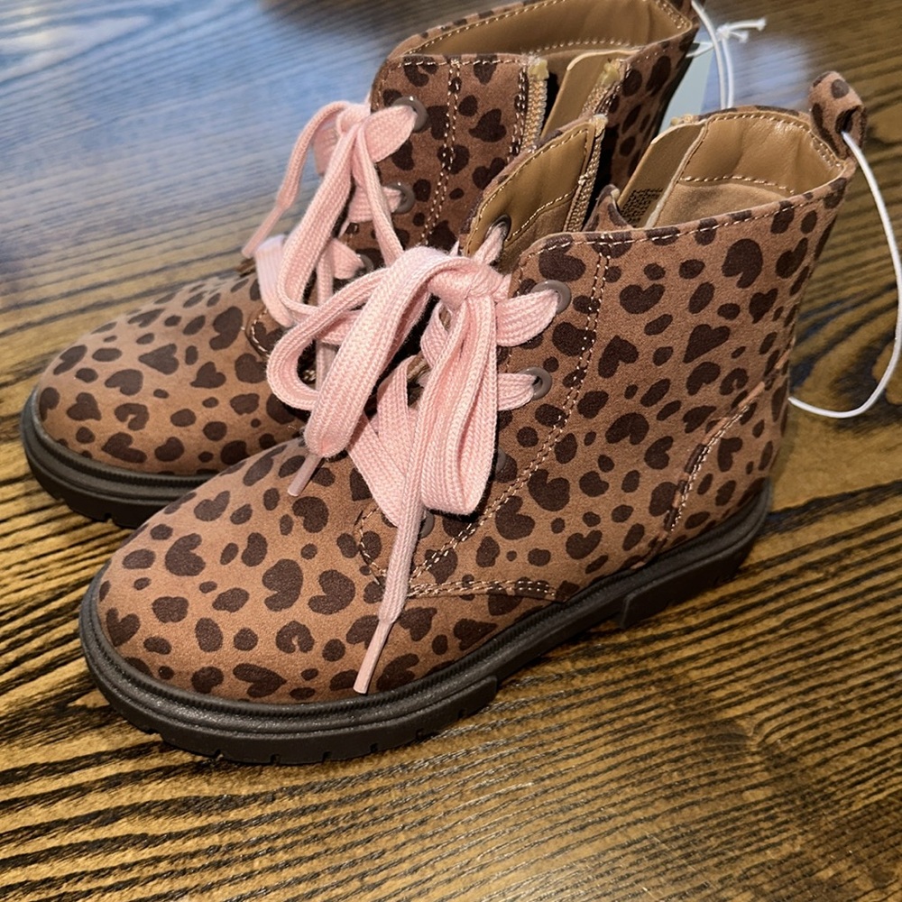 NWT Cat & Jack Animal Print Boots ๐ - Picture 3 of 6
